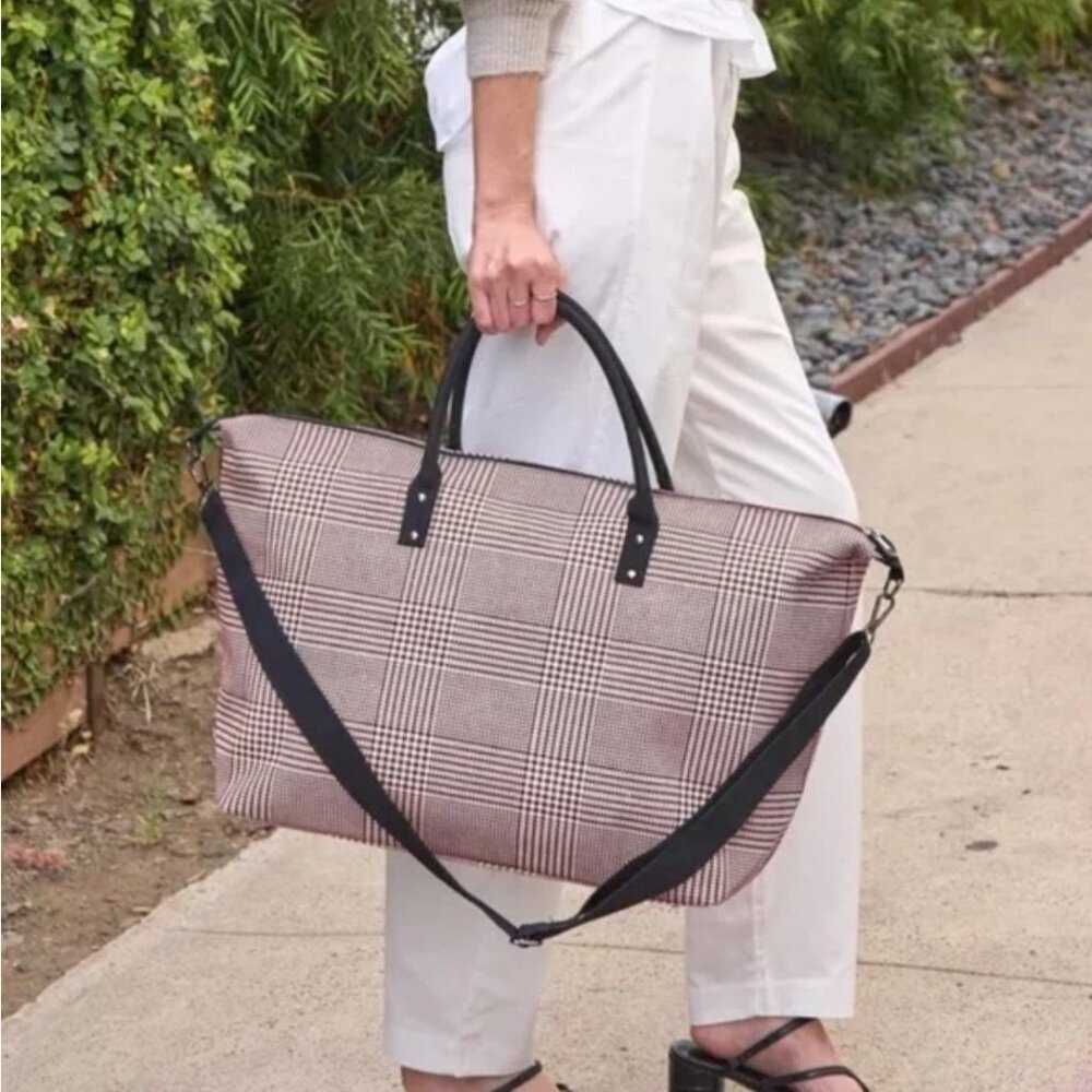 NWT‎ Lulu Dharma Weekender Duffle Bag in Pink Plaid Fraiser Houndstooth
